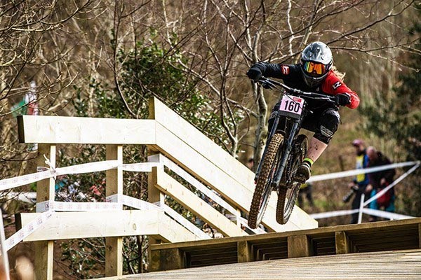Team Tredz rider Lindsay takes on the track in Cwmcarn